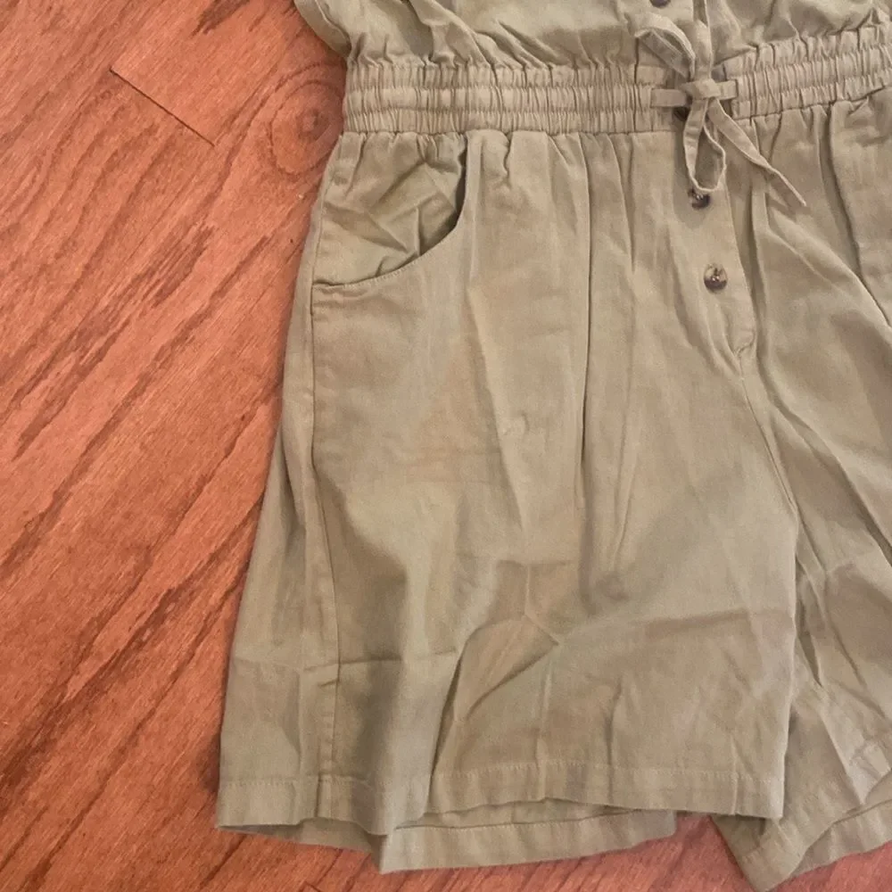 NWT Nikki Saggaro shorts jumper/romper olive green size large- with pockets